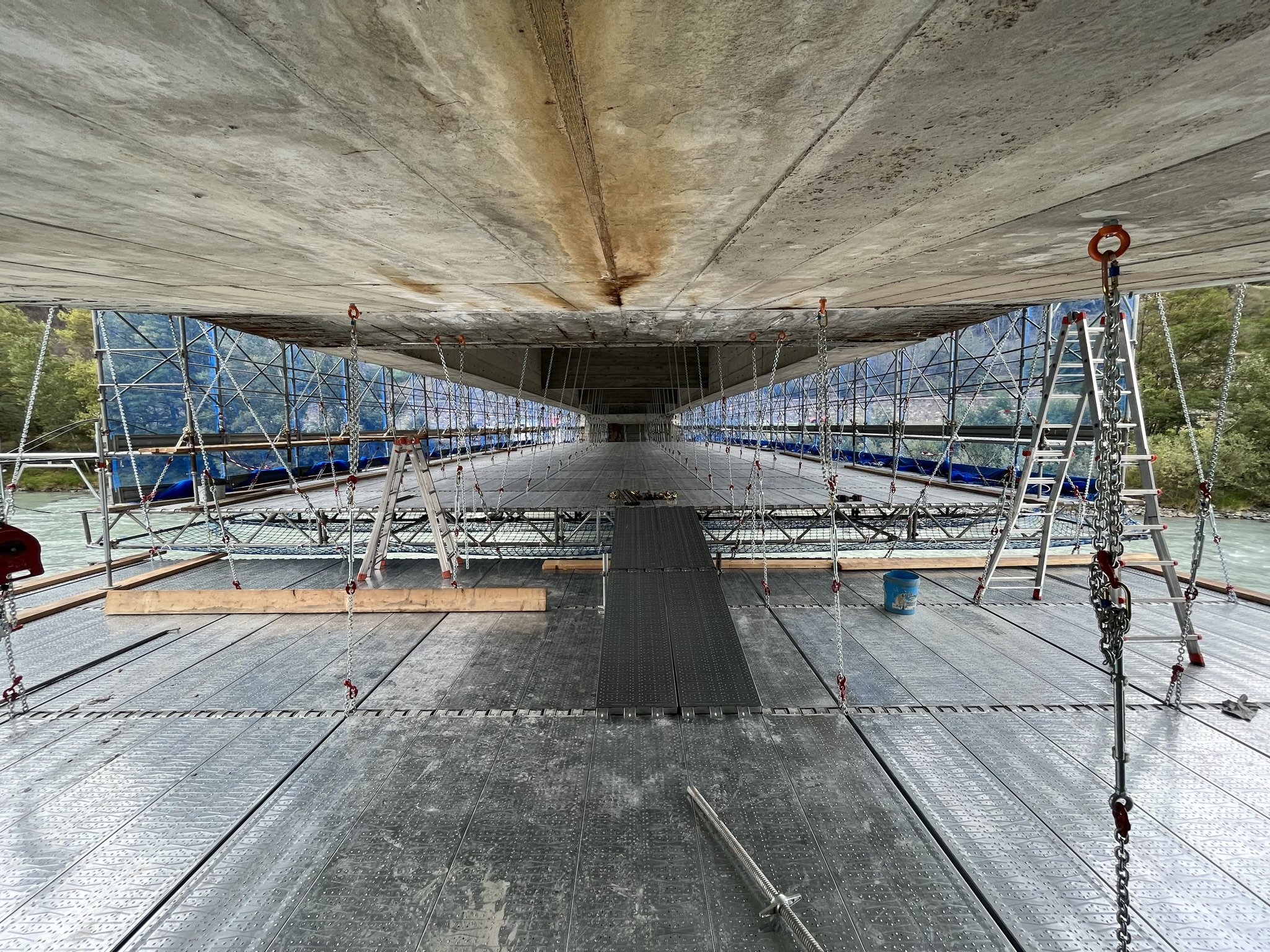 Ponteggi sospesi per viadotti e ponti
